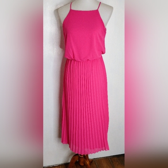 HOT PINK PLEATED CHIFFON DRESS - Picture 1 of 9
